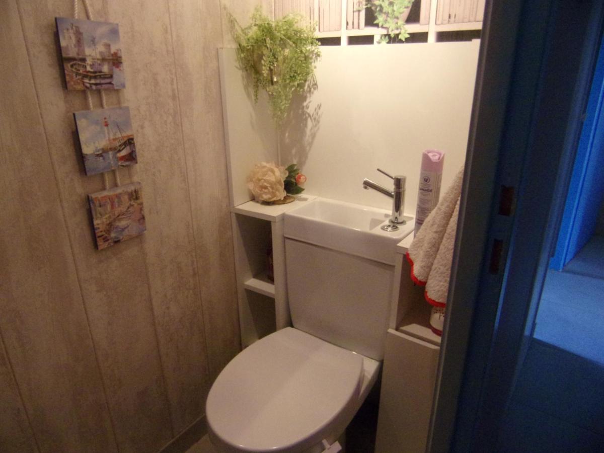 Chambre Lit Double Dans Pavillon , Chez Lilyanne Tonnay-Charente Esterno foto