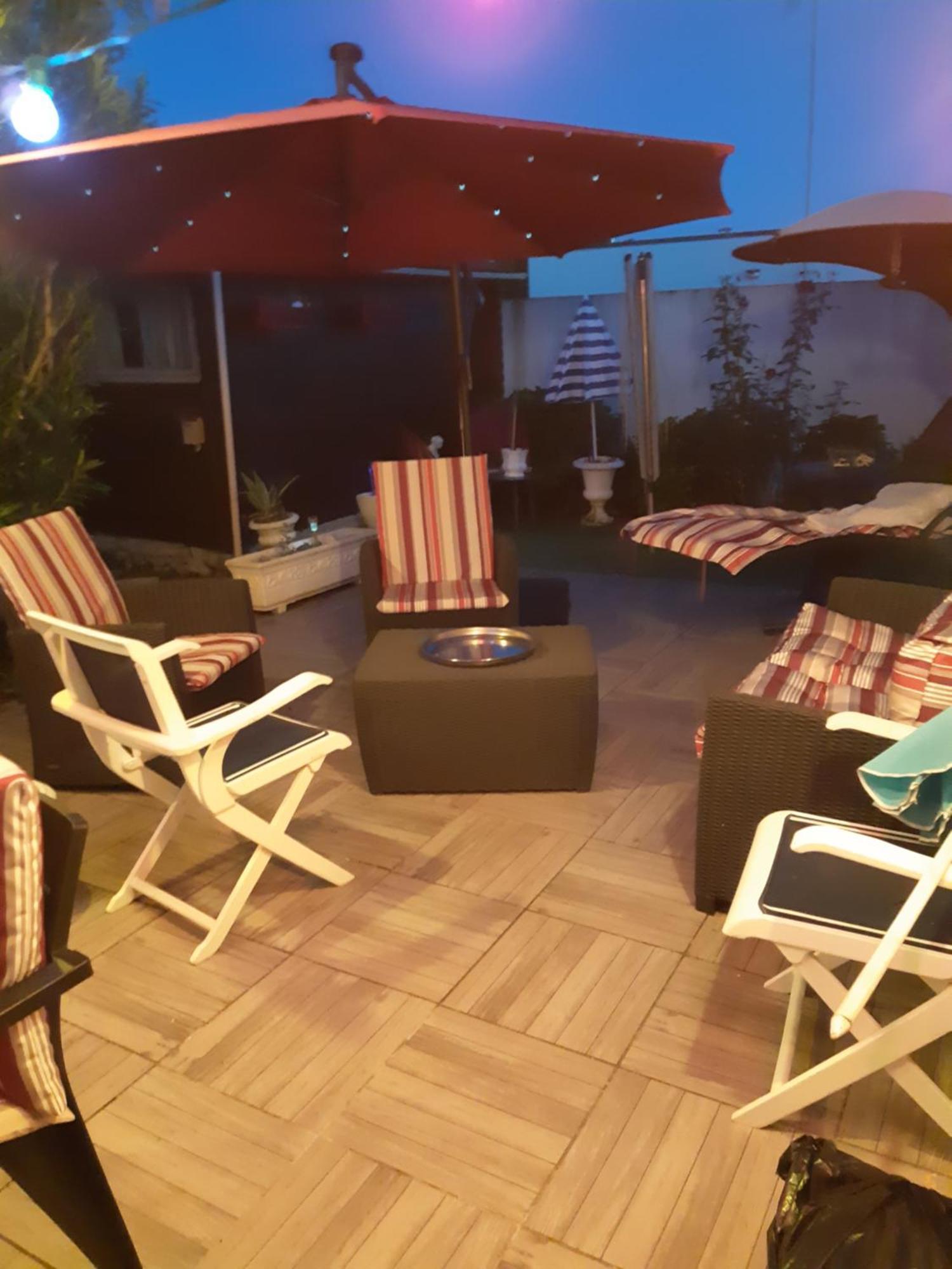 Chambre Lit Double Dans Pavillon , Chez Lilyanne Tonnay-Charente Esterno foto