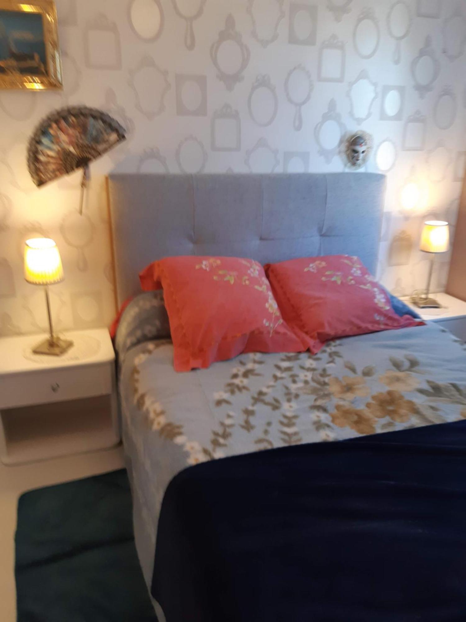 Chambre Lit Double Dans Pavillon , Chez Lilyanne Tonnay-Charente Esterno foto