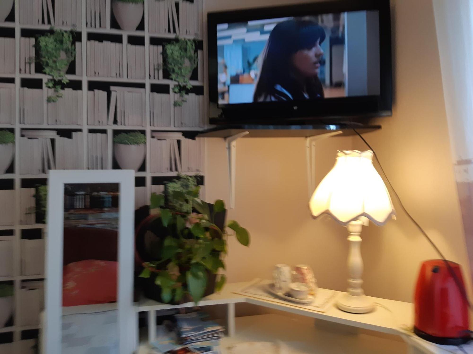 Chambre Lit Double Dans Pavillon , Chez Lilyanne Tonnay-Charente Esterno foto